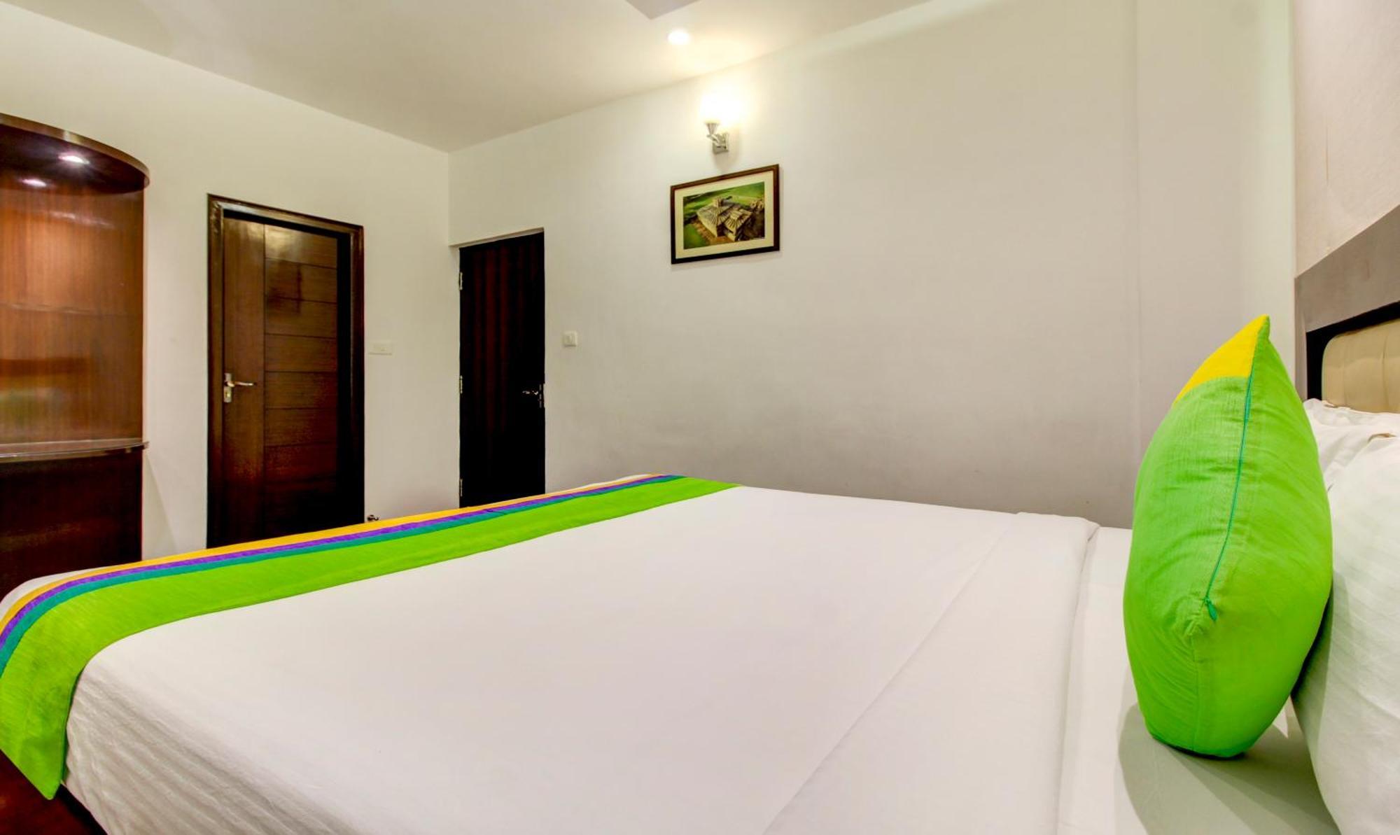 Treebo The Sai Leela Suites R T Nagar Bangalore Exterior photo